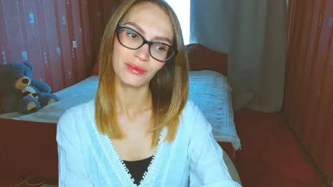 Snapshot of yourladysunshine chatting on 06-07-26, 06:50 Ksyusha online show from 06-07-26, 06:50