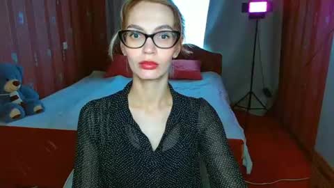 Snapshot of yourladysunshine chatting on 06-12-26, 06:56 Ksyusha online show from 06-12-26, 06:56