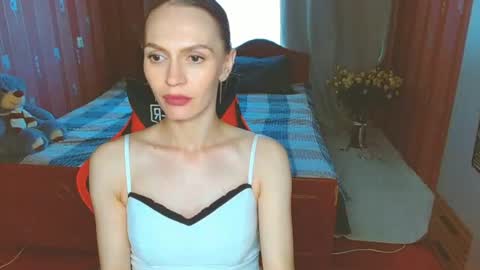 Snapshot of yourladysunshine chatting on 06-23-26, 09:07 Ksyusha online show from 06-23-26, 09:07