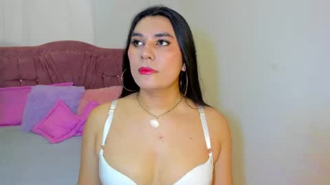 Snapshot of yourlatina_emely chatting on 07-05-26, 05:53 EMELY online show from 07-05-26, 05:53