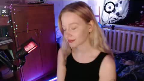 Snapshot of yourlissaa chatting on 08-07-26, 02:13 Lisa online show from 08-07-26, 02:13