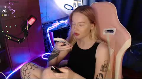 Snapshot of yourlissaa chatting on 08-08-26, 06:04 Lisa online show from 08-08-26, 06:04