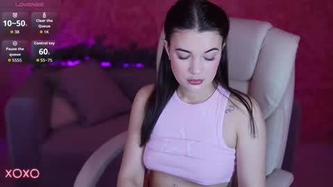 L O L A online show from 12-20-25, 09:05