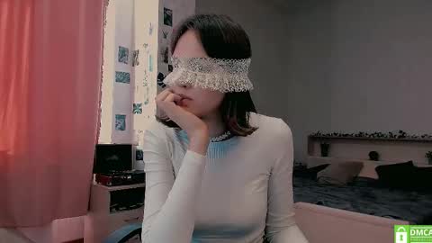 Snapshot of yourlovelystreamer chatting on 09-10-25, 12:38 Nikol online show from 09-10-25, 12:38