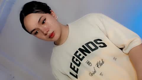 Snapshot of yourlovingpearl chatting on 02-04-25, 07:00 PEARL online show from 02-04-25, 07:00