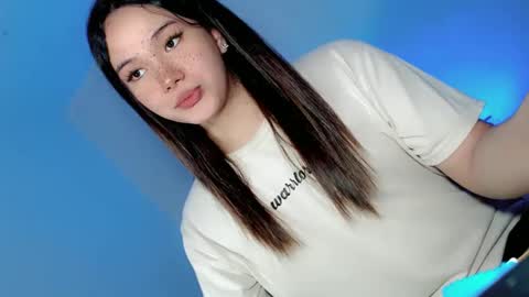 Snapshot of yourlovingpearl chatting on 02-05-25, 08:43 PEARL online show from 02-05-25, 08:43