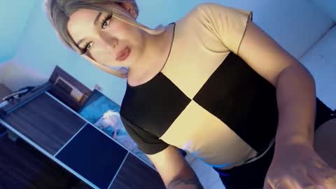 Snapshot of yourlovingpearl chatting on 09-15-25, 01:38 PEARL online show from 09-15-25, 01:38