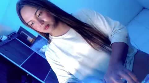 Snapshot of yourlovingpearl chatting on 10-27-25, 01:53 PEARL online show from 10-27-25, 01:53