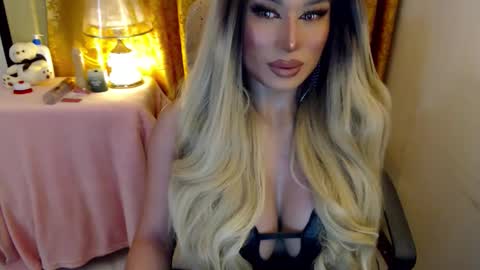 Snapshot of yourmistressofevil_isback chatting on 05-01-26, 06:01 Adriana Maxwell online show from 05-01-26, 06:01