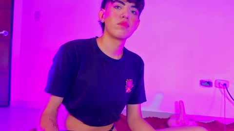 Snapshot of yournaughtyfemboy chatting on 05-28-26, 06:00 yournaughtyfemboy online show from 05-28-26, 06:00