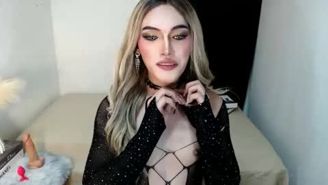 TIFFANY SUCKING QUEEN online show from 05-22-26, 08:47