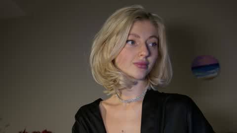 Snapshot of yournaughtymiss chatting on 12-15-24, 03:45 Eva online show from 12-15-24, 03:45