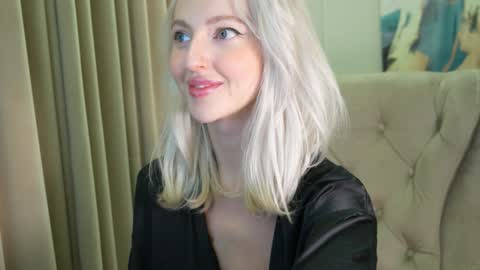 Snapshot of yournaughtymiss chatting on 09-26-25, 08:02 Eva online show from 09-26-25, 08:02