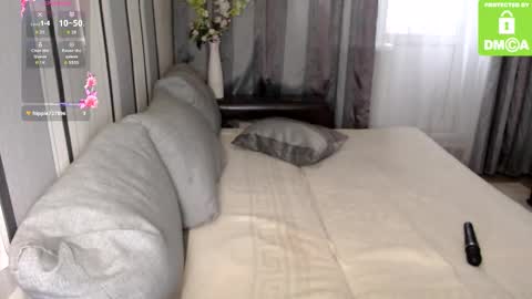 Snapshot of yourplanetoflove chatting on 10-31-25, 06:03 matypleazure online show from 10-31-25, 06:03