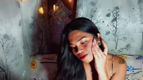 yourqueen_19 online show from 05-19-26, 06:14
