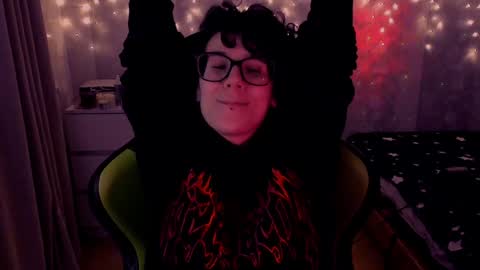 Snapshot of yourscosmic chatting on 01-15-25, 08:58 Yours Cosmic online show from 01-15-25, 08:58