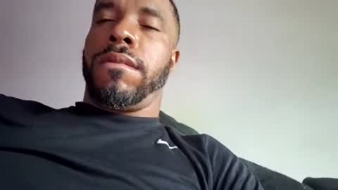 Snapshot of yoursexydaddy8181 chatting on 06-18-26, 04:00 yoursexydaddy8181 online show from 06-18-26, 04:00