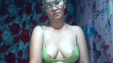 Snapshot of yourshygirl82 chatting on 06-19-26, 01:21 im MAY online show from 06-19-26, 01:21