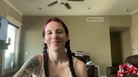 Snapshot of yourstrulylivy chatting on 03-12-25, 06:33 yourstrulylivy online show from 03-12-25, 06:33
