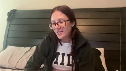 Snapshot of yourstrulylivy chatting on 09-18-25, 04:20 yourstrulylivy online show from 09-18-25, 04:20