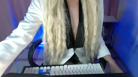 MYSTERIOUS QUEEN online show from 10-08-25, 05:21