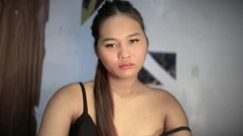 yoursweetgirl_zia online show from 05-16-26, 06:54