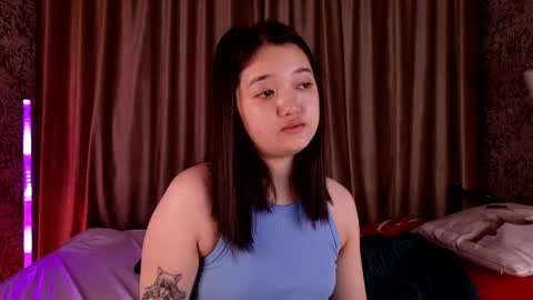 Snapshot of yoursweetsoul chatting on 05-27-26, 03:36 Bella online show from 05-27-26, 03:36