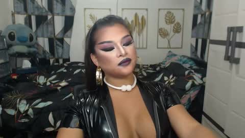 Snapshot of yourtrannyqueenxxx chatting on 09-17-25, 11:17 Anastacia Grey online show from 09-17-25, 11:17