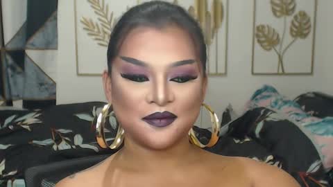 Snapshot of yourtrannyqueenxxx chatting on 09-19-25, 10:43 Anastacia Grey online show from 09-19-25, 10:43