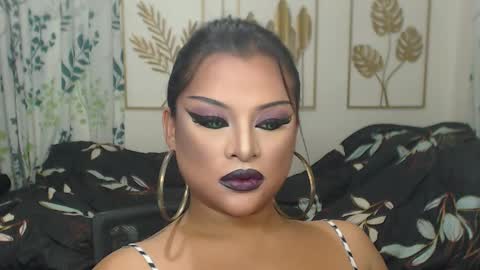 Snapshot of yourtrannyqueenxxx chatting on 09-24-25, 10:57 Anastacia Grey online show from 09-24-25, 10:57
