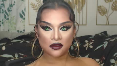 Snapshot of yourtrannyqueenxxx chatting on 10-02-25, 12:50 Anastacia Grey online show from 10-02-25, 12:50