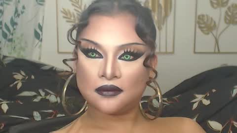 Snapshot of yourtrannyqueenxxx chatting on 10-12-25, 09:58 Anastacia Grey online show from 10-12-25, 09:58