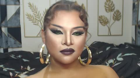 Snapshot of yourtrannyqueenxxx chatting on 05-01-26, 12:04 Anastacia Grey online show from 05-01-26, 12:04