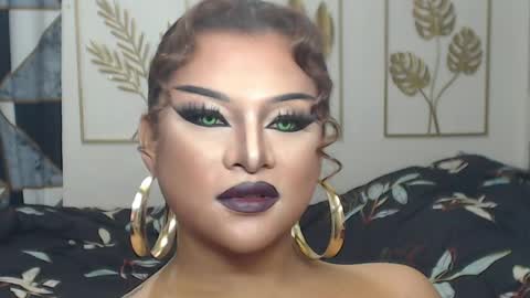 Snapshot of yourtrannyqueenxxx chatting on 05-07-26, 11:54 Anastacia Grey online show from 05-07-26, 11:54