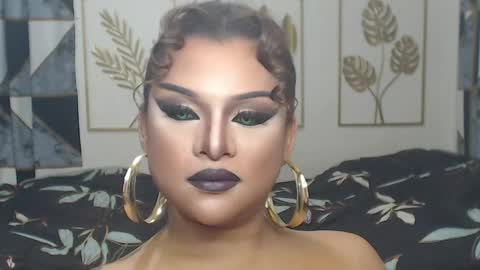Snapshot of yourtrannyqueenxxx chatting on 05-10-26, 10:59 Anastacia Grey online show from 05-10-26, 10:59