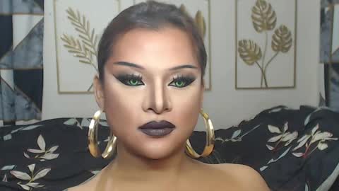 Snapshot of yourtrannyqueenxxx chatting on 05-20-26, 12:39 Anastacia Grey online show from 05-20-26, 12:39