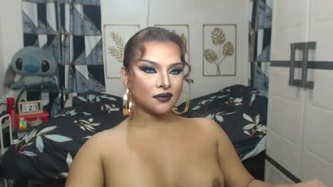 Snapshot of yourtrannyqueenxxx chatting on 05-23-26, 12:27 Anastacia Grey online show from 05-23-26, 12:27