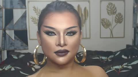 Snapshot of yourtrannyqueenxxx chatting on 06-07-26, 10:24 Anastacia Grey online show from 06-07-26, 10:24