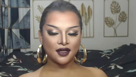 Snapshot of yourtrannyqueenxxx chatting on 06-08-26, 10:54 Anastacia Grey online show from 06-08-26, 10:54