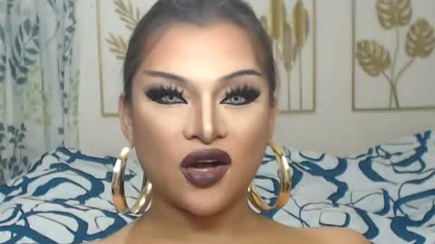Snapshot of yourtrannyqueenxxx chatting on 06-26-26, 09:52 Anastacia Grey online show from 06-26-26, 09:52