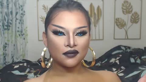 Snapshot of yourtrannyqueenxxx chatting on 07-28-26, 10:53 Anastacia Grey online show from 07-28-26, 10:53