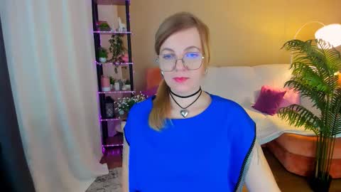 Snapshot of youruniverser chatting on 10-16-25, 04:24 Alice online show from 10-16-25, 04:24