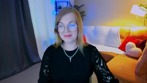 Snapshot of youruniverser chatting on 05-11-26, 02:45 Alice online show from 05-11-26, 02:45