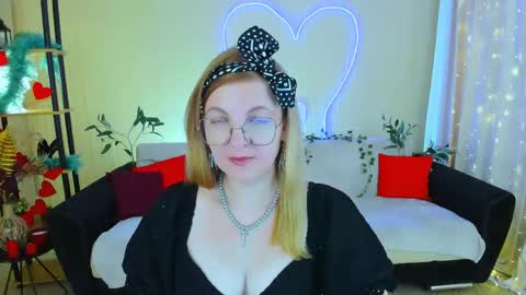 Snapshot of youruniverser chatting on 05-16-26, 09:39 Alice online show from 05-16-26, 09:39