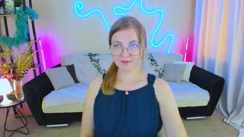 Snapshot of youruniverserr chatting on 10-04-25, 12:36 Alice online show from 10-04-25, 12:36