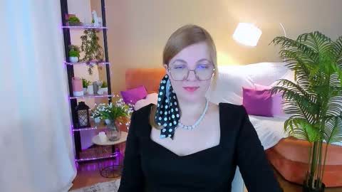 Snapshot of youruniverserr chatting on 10-08-25, 06:11 Alice online show from 10-08-25, 06:11