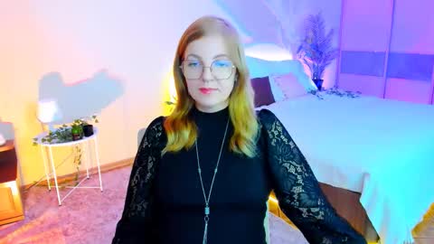 Snapshot of youruniverserr chatting on 10-11-25, 11:09 Alice online show from 10-11-25, 11:09
