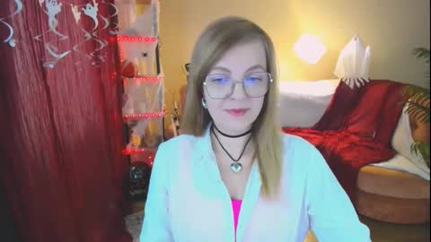 Snapshot of youruniverserr chatting on 10-24-25, 10:22 Alice online show from 10-24-25, 10:22