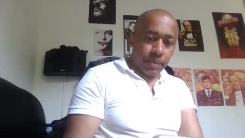 Snapshot of yoyo972 chatting on 05-04-26, 08:10 yoyo972 online show from 05-04-26, 08:10