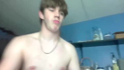 Snapshot of yp05 chatting on 09-28-25, 08:03 YoungPhysique05 online show from 09-28-25, 08:03